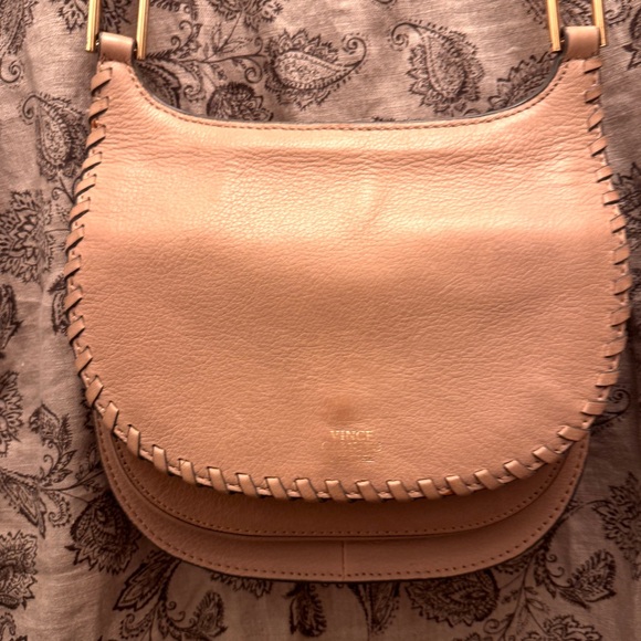 Women Vince Camuto Elegant Tan Leather Shoulder Bag - Picture 2 of 10